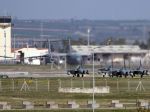 Turecké úrady začali prehľadávať leteckú základňu Incirlik