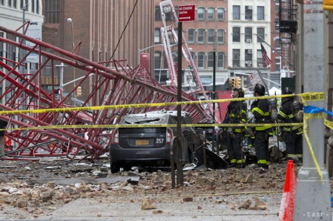 Guvernér New Yorku: Je zázrak, že pád žeriava nikoho nezabil