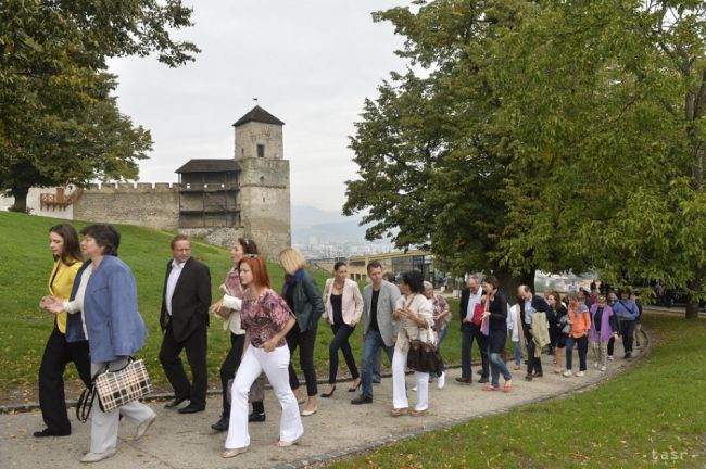 Na Mierovom námestí sa začína bitka o Trenčín, v sobotu mesto vypália