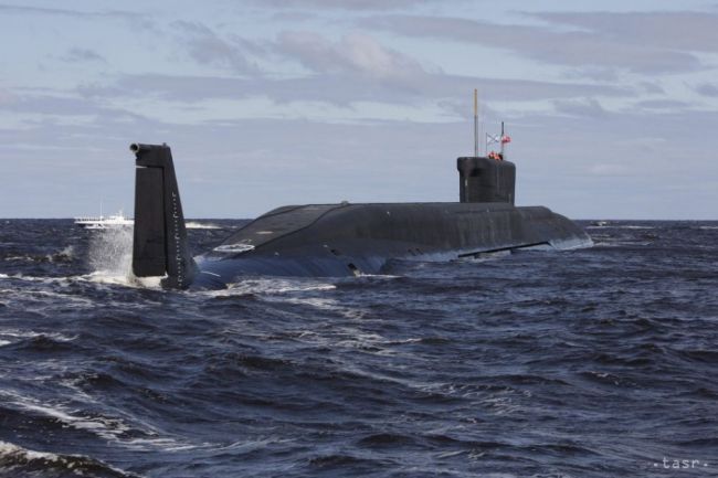 Britská nukleárna ponorka sa pri Gibraltáre zrazila s obchodným plavidlom