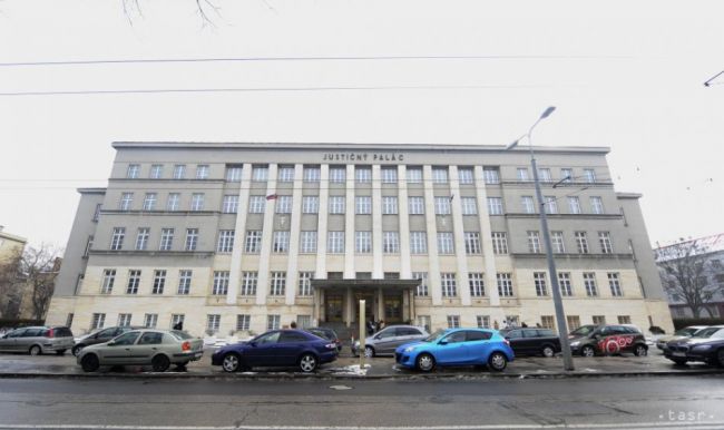 VIDEO: V bratislavskom Justičnom paláci sa bomba nenašla