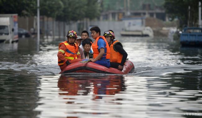 Dážď a povodne zabili v Číme takmer osem desiatok ľudí