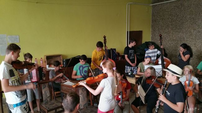 Počas tvorivých dielní v Klenovci sa deti zdokonaľovali v tanci
