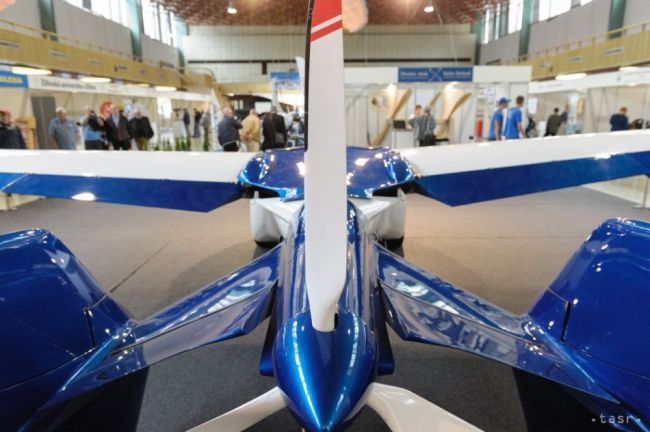 Slovenský aeromobil zaujal aj šéda americkej diplomacie J. Kerryho