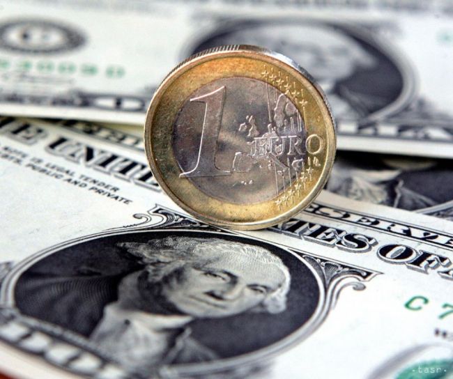 Kurz eura vzrástol nad hranicu 1,10 USD/EUR
