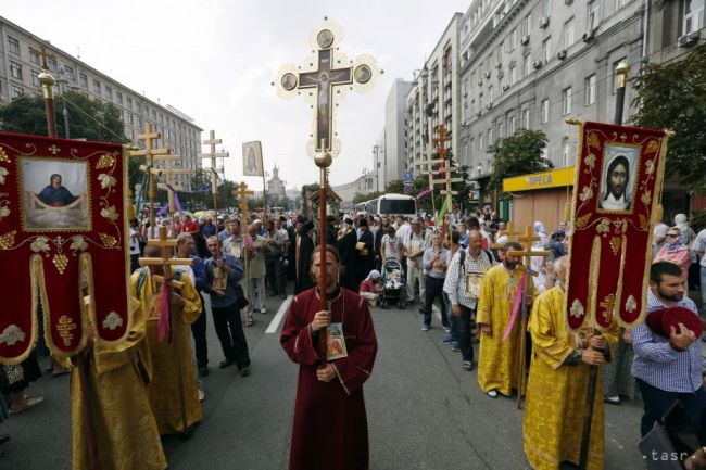 Ulicami Kyjeva prechádza kontroverzná náboženská procesia