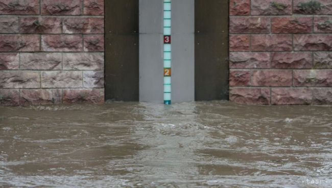 Trenčínu, Ilave a Bánovcom nad Bebravou hrozia prívalové povodne