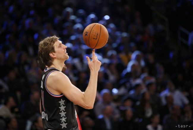 NBA: Mavericks udržali svoju ikonu, Nowitzki podpísal novú zmluvu