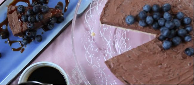 Video: Čokoládová nepečená torta