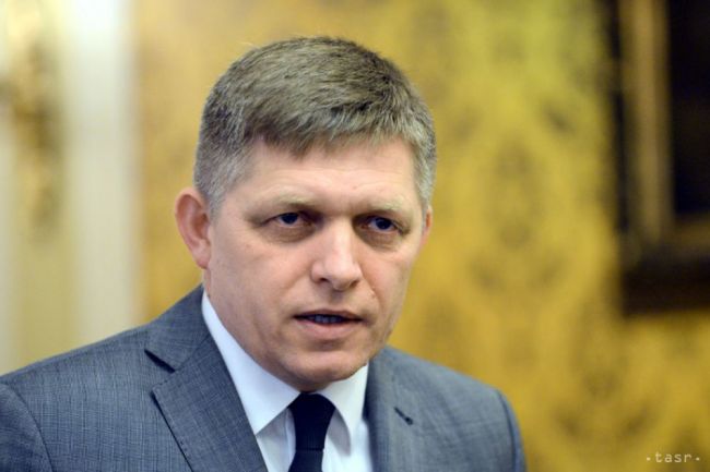 R. FICO: Slovensko vyšle do Maďarska na začiatku augusta 25 policajtov