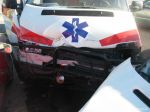 V Novej Dedinke sa zrazila tatrovka s vozidlom záchranky