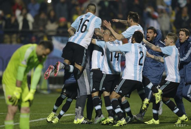 Argentínskym futbalistom vykradli počas zápasu hotelové izby
