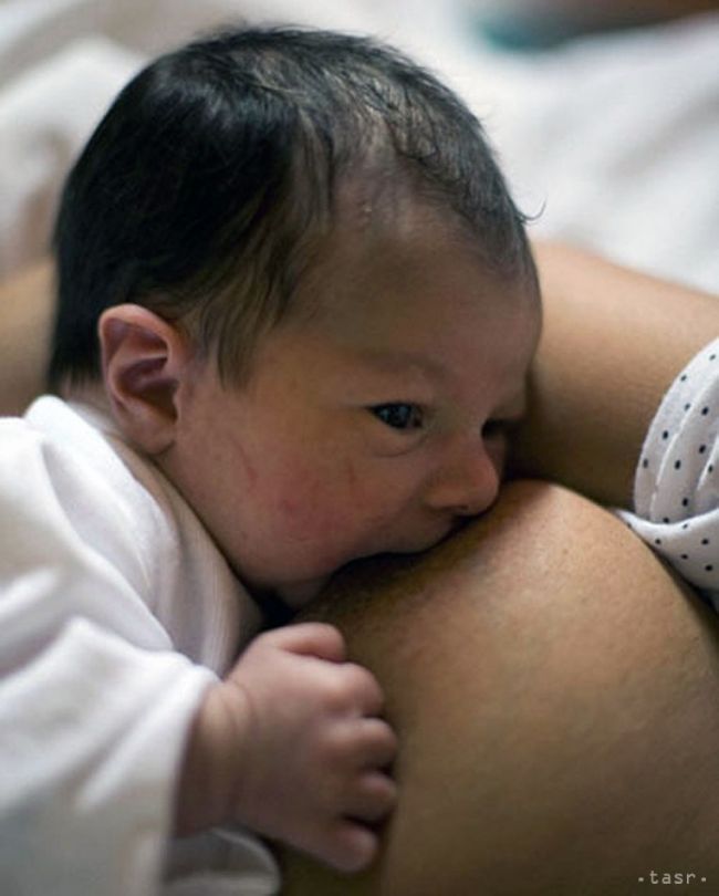 Dojčenie pomáha vytvárať puto medzi matkou a dieťaťom