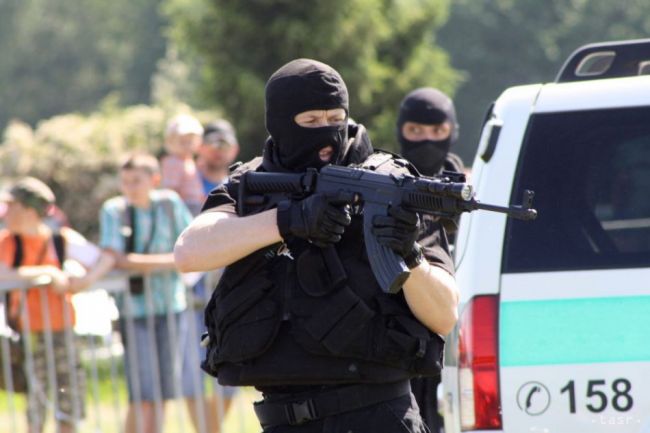 Slovenskí policajti by teroristické útoky zvládli, tvrdí šéf kukláčov