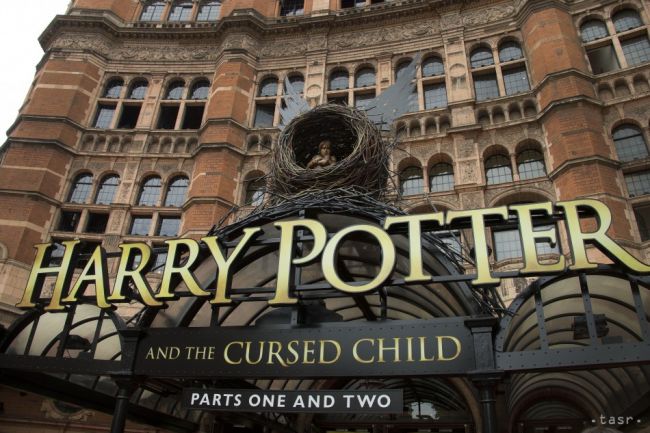 Vychádza príbeh Harry Potter and the Cursed Child