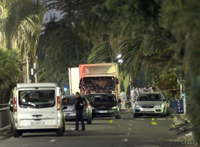 Obvinili a uväznili ďalšieho možného komplica útočníka z Nice