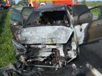 FOTO: Pri dopravenej nehode zhorela polka auta