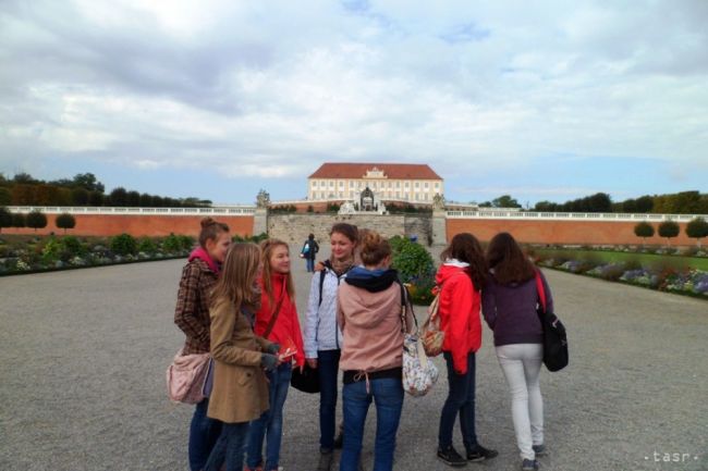 Na rakúskom zámku Schloss Hof sa slovenské deti môžu zabaviť aj poučiť