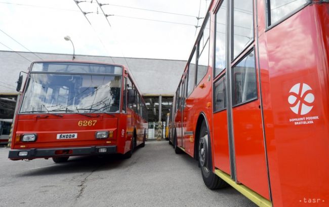 Mestská polícia kontroluje zneužívanie bus pruhov v Bratislave