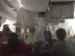 VIDEO: Chaos, strach a plamene - evakuácia lietadla, ktoré havarovalo