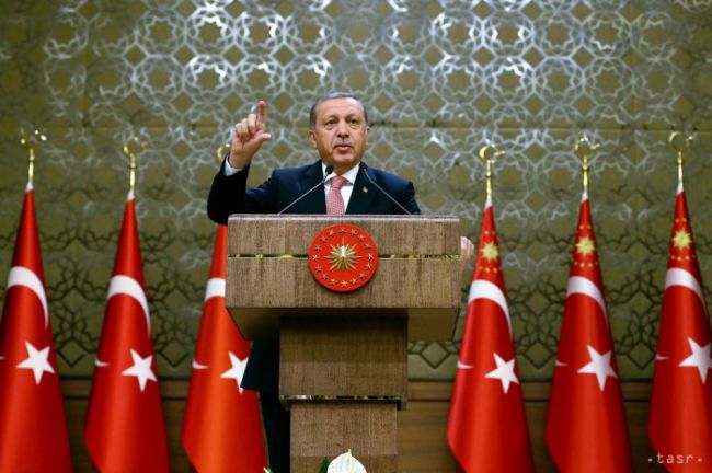 Prezident Erdogan zasiahne proti firmám napojeným na klerika F. Gülena