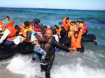 Pri pobreží ostrova Lesbos zachránili 70 migrantov