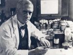 Objaviteľ penicilínu Alexander Fleming sa narodil pred 135 rokmi