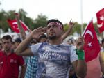 Líder pravice v Rakúsku prirovnáva turecký puč k Hitlerovmu požiaru