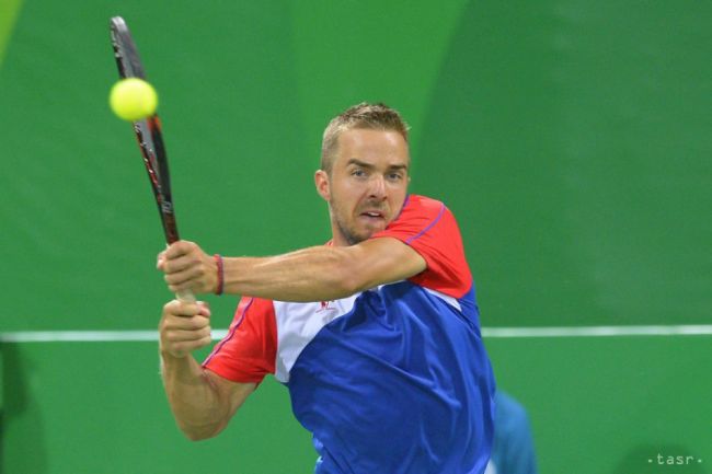 Martin pokračuje do osemfinále v Riu bez boja, Kohlschreiber odstúpil