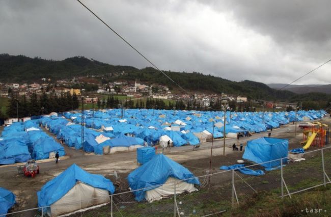 Aktivisti a exprokurátor ICC navštívili jezídov v utečeneckom tábore