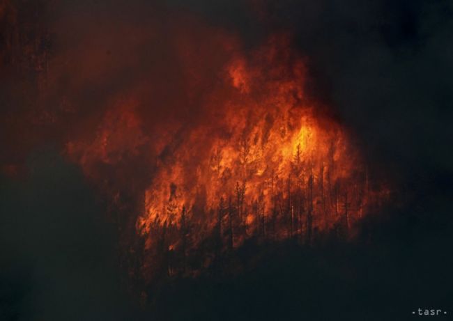 Na Madeire horí, evakuovali vyše 200 ľudí