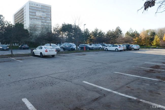 Aktivista z podal podnet na prokuratúru za parkovanie v Košiciach