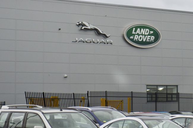 O prácu v automobilke Jaguar Land Rover sa uchádza 43 653 ľudí