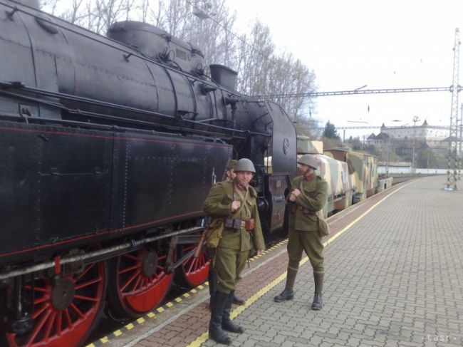 Povstalecký vlak obsadili bezdomovci, Zvolen ho vyčistí a uzatvorí