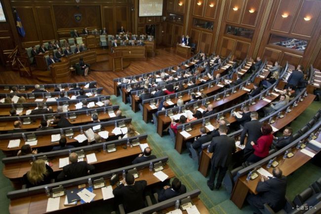 Kosovská opozícia použila v parlamente slzotvorný plyn