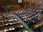Kosovská opozícia použila v parlamente slzotvorný plyn