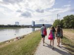 Zákaz kúpania na Kuchajde v Bratislave naďalej trvá
