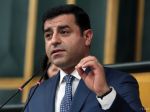 Turecko: Prokuratúra žiada väzenie pre lídra prokurdskej strany