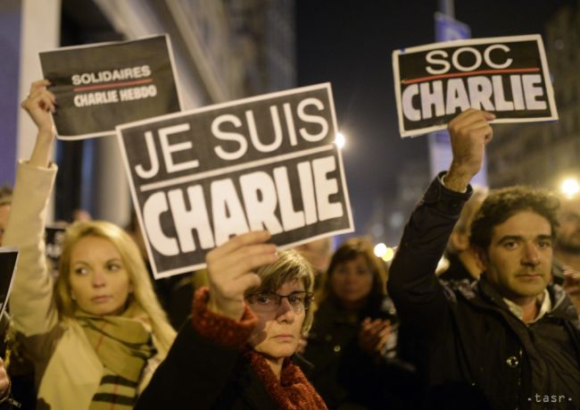 Parížska prokuratúra vyšetruje nové vyhrážky voči Charly Hebdo