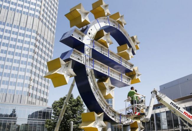 Z odchodu Británie z EU môže najviac vyťažiť Frankfurt