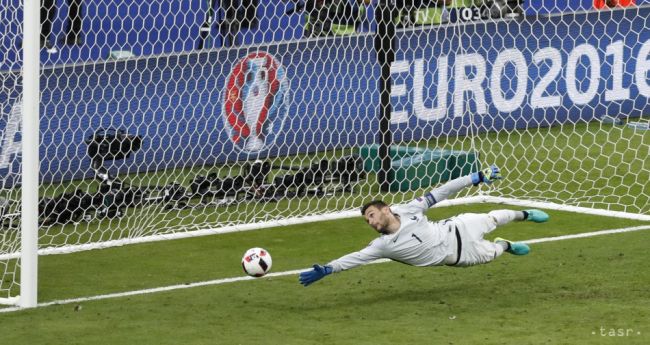 Lloris bude so zranením podkolennej šľachy maródovať štyri týždne