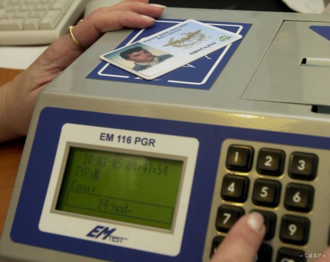 Dochádzku zamestnancov MsÚ vo Zvolene začali evidovať cez čipové karty