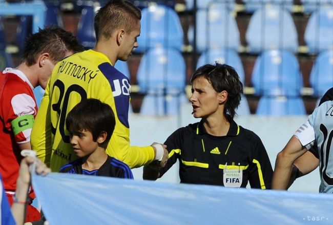 Futbalová rozhodkyňa Súkeníková bude v Riu asistentkou súboja o bronz