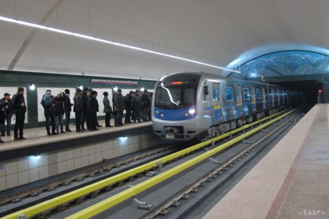 Londýn spúšťa nočnú prevádzku metra, podľa starostu pomôže ekonomike