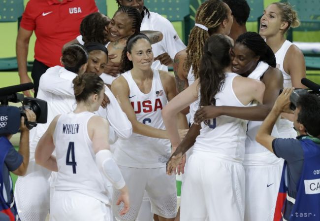 Američanky vo finále basketbalu zdolali Španielky a obhájili zlato