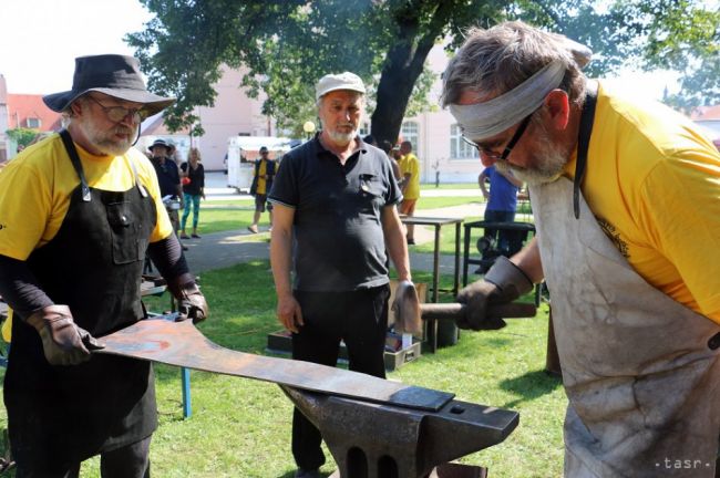 V Nitrianskom Pravne sa stretli umeleckí kováči