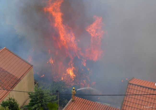 Hasiči zasahovali pri požiari rodinného domu v Žitavanoch