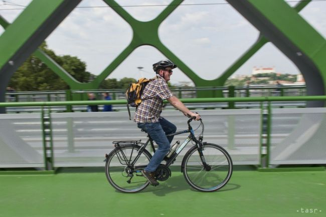 Poslanci Mosta-Híd chcú cyklistom povoliť jazdu s 0,5 promile