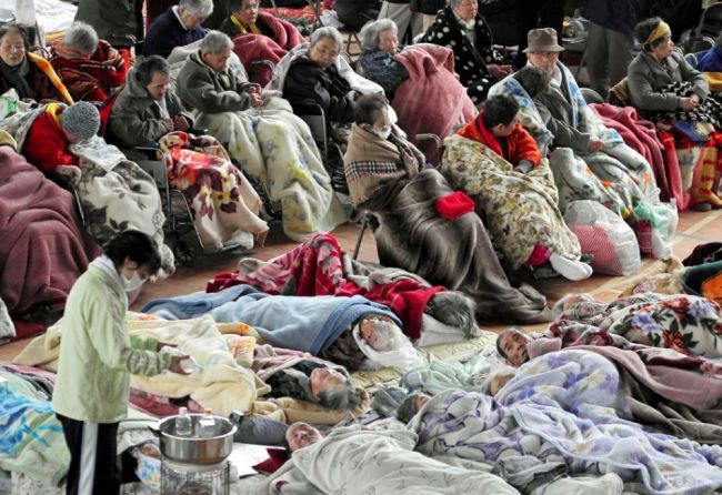 Pred tajfúnom Kompasu evakuovali v Japonsku 6000 ľudí