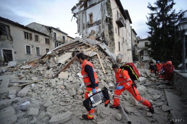 VIDEO: Silné zemetrasenie v Taliansku, hlásia najmenej 120 obetí